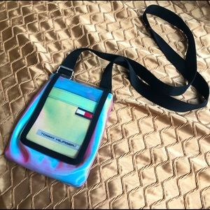 00s Tommy Hilfiger Essentials Bag ✨